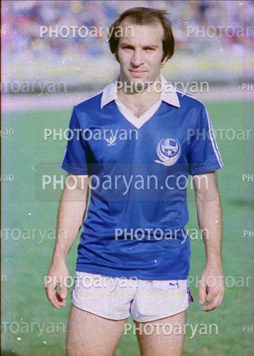 <span style='background: #33747a;box-shadow: 2px 3px 5px black;font-weight: 300;font-size: 10px;border-radius: 2px;margin: 2px;color: #fff;padding: 2px 5px;font - size: 10px;line - height: 22px; '>سعید مراغه چیان</span> 