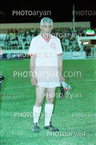 <span style='background: #33747a;box-shadow: 2px 3px 5px black;font-weight: 300;font-size: 10px;border-radius: 2px;margin: 2px;color: #fff;padding: 2px 5px;font - size: 10px;line - height: 22px; '>حمید شیرزادگان</span> 