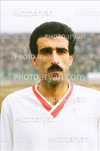 <span style='background: #33747a;box-shadow: 2px 3px 5px black;font-weight: 300;font-size: 10px;border-radius: 2px;margin: 2px;color: #fff;padding: 2px 5px;font - size: 10px;line - height: 22px; '>محمد احمدزاده</span> 