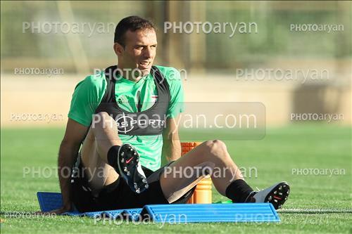 <span style='background: #33747a;font-weight: 300;font-size: 10px;box-shadow: 2px 3px 5px black;border-radius: 2px;margin: 2px;color: #fff;padding: 2px 5px;font - size: 10px;line - height: 22px; '>سید جلال حسینی</span> 