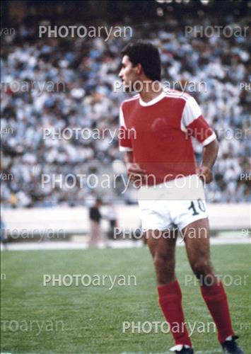 <span style='background: #33747a;box-shadow: 2px 3px 5px black;font-weight: 300;font-size: 10px;border-radius: 2px;margin: 2px;color: #fff;padding: 2px 5px;font - size: 10px;line - height: 22px; '>کریم باوی</span> 