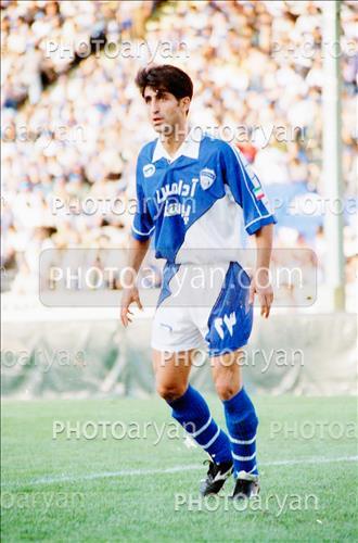 <span style='background: #33747a;box-shadow: 2px 3px 5px black;font-weight: 300;font-size: 10px;border-radius: 2px;margin: 2px;color: #fff;padding: 2px 5px;font - size: 10px;line - height: 22px; '>محمدرضا مهدوی</span> 