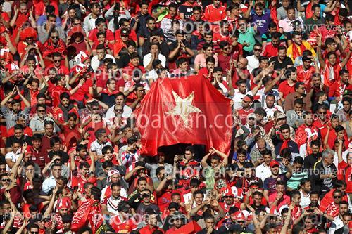 <span style='background: #33747a;font-weight: 300;font-size: 10px;box-shadow: 2px 3px 5px black;border-radius: 2px;margin: 2px;color: #fff;padding: 2px 5px;font - size: 10px;line - height: 22px; '>تماشاگران</span> 