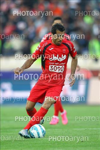 <span style='background: #33747a;font-weight: 300;font-size: 10px;box-shadow: 2px 3px 5px black;border-radius: 2px;margin: 2px;color: #fff;padding: 2px 5px;font - size: 10px;line - height: 22px; '>وحید امیری</span> 