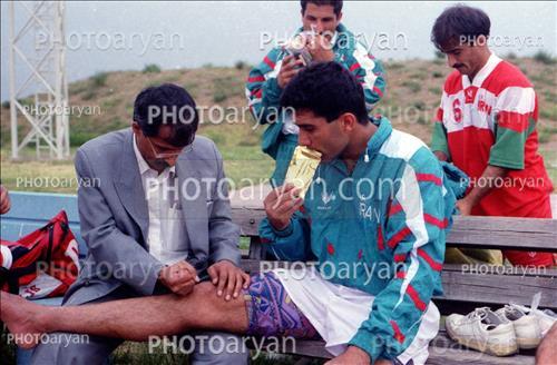 <span style='background: #33747a;font-weight: 300;font-size: 10px;box-shadow: 2px 3px 5px black;border-radius: 2px;margin: 2px;color: #fff;padding: 2px 5px;font - size: 10px;line - height: 22px; '>احمدرضا عابدزاده Ahmad Reza Abedzadeh</span> 