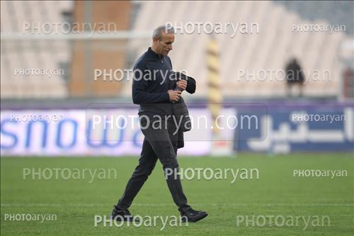 <span style='background: #33747a;font-weight: 300;font-size: 10px;box-shadow: 2px 3px 5px black;border-radius: 2px;margin: 2px;color: #fff;padding: 2px 5px;font - size: 10px;line - height: 22px; '>یحیی گل محمدی</span> 