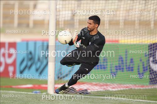 <span style='background: #33747a;font-weight: 300;font-size: 10px;box-shadow: 2px 3px 5px black;border-radius: 2px;margin: 2px;color: #fff;padding: 2px 5px;font - size: 10px;line - height: 22px; '>سید حسین حسینی</span> 