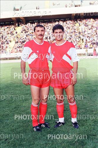 <span style='background: #33747a;font-weight: 300;font-size: 10px;box-shadow: 2px 3px 5px black;border-radius: 2px;margin: 2px;color: #fff;padding: 2px 5px;font - size: 10px;line - height: 22px; '>فرشاد پیوس  Farshad Pious</span> <span style='background: #33747a;font-weight: 300;font-size: 10px;box-shadow: 2px 3px 5px black;border-radius: 2px;margin: 2px;color: #fff;padding: 2px 5px;font - size: 10px;line - height: 22px; '>حمید درخشان</span> 