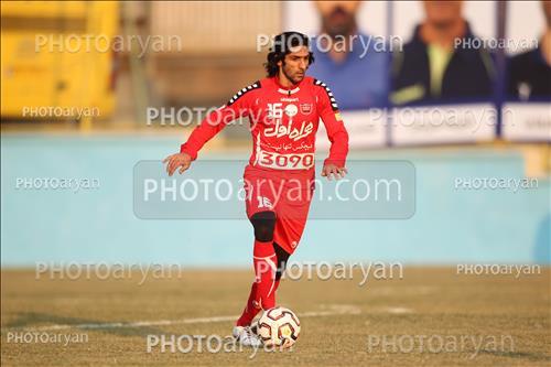 <span style='background: #33747a;font-weight: 300;font-size: 10px;box-shadow: 2px 3px 5px black;border-radius: 2px;margin: 2px;color: #fff;padding: 2px 5px;font - size: 10px;line - height: 22px; '>رضا خالقی فر</span> 