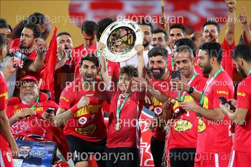 <span style='background: #33747a;box-shadow: 2px 3px 5px black;font-weight: 300;font-size: 10px;border-radius: 2px;margin: 2px;color: #fff;padding: 2px 5px;font - size: 10px;line - height: 22px; '>طاها بیرانوند</span> <span style='background: #33747a;box-shadow: 2px 3px 5px black;font-weight: 300;font-size: 10px;border-radius: 2px;margin: 2px;color: #fff;padding: 2px 5px;font - size: 10px;line - height: 22px; '>علیرضا بیرانوند</span> <span style='background: #33747a;box-shadow: 2px 3px 5px black;font-weight: 300;font-size: 10px;border-radius: 2px;margin: 2px;color: #fff;padding: 2px 5px;font - size: 10px;line - height: 22px; '>جشن قهرمانی پرسپولیس</span> 