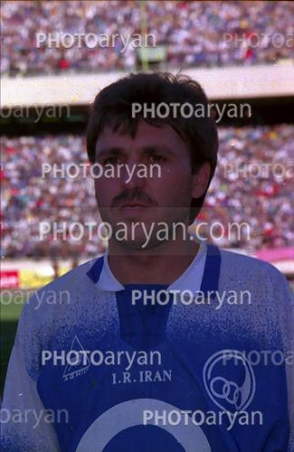 <span style='background: #33747a;box-shadow: 2px 3px 5px black;font-weight: 300;font-size: 10px;border-radius: 2px;margin: 2px;color: #fff;padding: 2px 5px;font - size: 10px;line - height: 22px; '>جواد زرینچه</span> 