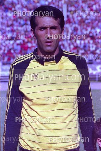 <span style='background: #33747a;box-shadow: 2px 3px 5px black;font-weight: 300;font-size: 10px;border-radius: 2px;margin: 2px;color: #fff;padding: 2px 5px;font - size: 10px;line - height: 22px; '>بهروز سلطانی</span> 