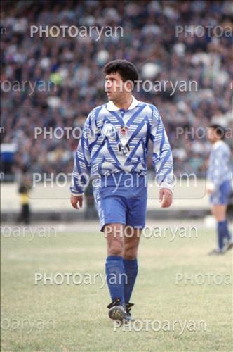 <span style='background: #33747a;box-shadow: 2px 3px 5px black;font-weight: 300;font-size: 10px;border-radius: 2px;margin: 2px;color: #fff;padding: 2px 5px;font - size: 10px;line - height: 22px; '>قاسم سیانکی</span> 