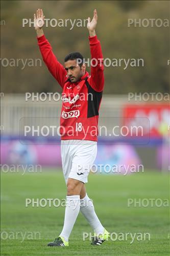 <span style='background: #33747a;font-weight: 300;font-size: 10px;box-shadow: 2px 3px 5px black;border-radius: 2px;margin: 2px;color: #fff;padding: 2px 5px;font - size: 10px;line - height: 22px; '>محسن ربیع خواه</span> 