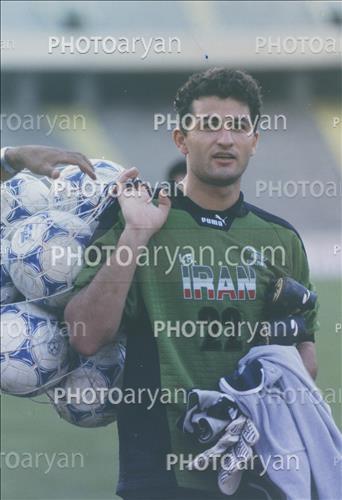 <span style='background: #33747a;box-shadow: 2px 3px 5px black;font-weight: 300;font-size: 10px;border-radius: 2px;margin: 2px;color: #fff;padding: 2px 5px;font - size: 10px;line - height: 22px; '>پرویز برومند</span> 