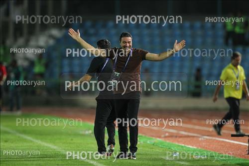 <span style='background: #33747a;box-shadow: 2px 3px 5px black;font-weight: 300;font-size: 10px;border-radius: 2px;margin: 2px;color: #fff;padding: 2px 5px;font - size: 10px;line - height: 22px; '>جواد نکونام</span> 