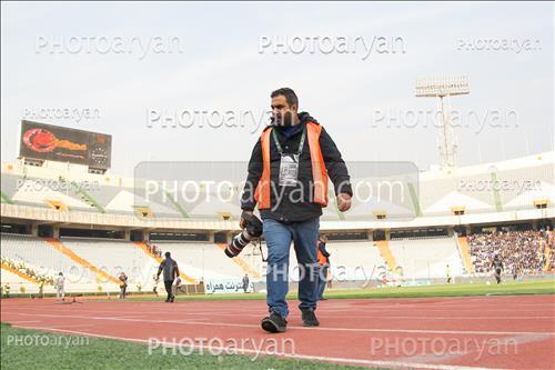 <span style='background: #33747a;box-shadow: 2px 3px 5px black;font-weight: 300;font-size: 10px;border-radius: 2px;margin: 2px;color: #fff;padding: 2px 5px;font - size: 10px;line - height: 22px; '>سید وحید بزرگواری</span> 