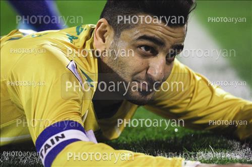 <span style='background: #33747a;box-shadow: 2px 3px 5px black;font-weight: 300;font-size: 10px;border-radius: 2px;margin: 2px;color: #fff;padding: 2px 5px;font - size: 10px;line - height: 22px; '>حسین بغلاتی</span> 