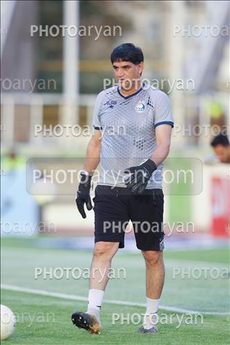 <span style='background: #33747a;font-weight: 300;font-size: 10px;box-shadow: 2px 3px 5px black;border-radius: 2px;margin: 2px;color: #fff;padding: 2px 5px;font - size: 10px;line - height: 22px; '>بهزاد غلامپور</span> 