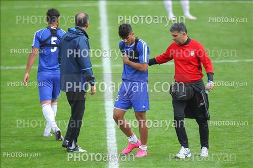 <span style='background: #33747a;box-shadow: 2px 3px 5px black;font-weight: 300;font-size: 10px;border-radius: 2px;margin: 2px;color: #fff;padding: 2px 5px;font - size: 10px;line - height: 22px; '>کارلوس کی روش</span> 