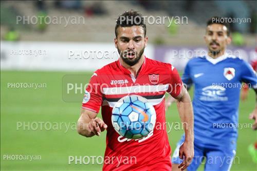 <span style='background: #33747a;font-weight: 300;font-size: 10px;box-shadow: 2px 3px 5px black;border-radius: 2px;margin: 2px;color: #fff;padding: 2px 5px;font - size: 10px;line - height: 22px; '>سروش رفیعی</span> 