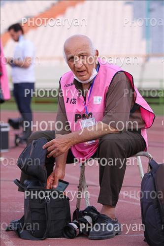 <span style='background: #33747a;font-weight: 300;font-size: 10px;box-shadow: 2px 3px 5px black;border-radius: 2px;margin: 2px;color: #fff;padding: 2px 5px;font - size: 10px;line - height: 22px; '>استاد جعفر تبریزی</span> 