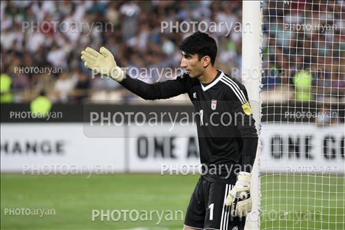 <span style='background: #33747a;font-weight: 300;font-size: 10px;box-shadow: 2px 3px 5px black;border-radius: 2px;margin: 2px;color: #fff;padding: 2px 5px;font - size: 10px;line - height: 22px; '>علیرضا بیرانوند</span> 