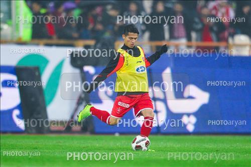 <span style='background: #33747a;box-shadow: 2px 3px 5px black;font-weight: 300;font-size: 10px;border-radius: 2px;margin: 2px;color: #fff;padding: 2px 5px;font - size: 10px;line - height: 22px; '>حمید طاهرخانی</span> 