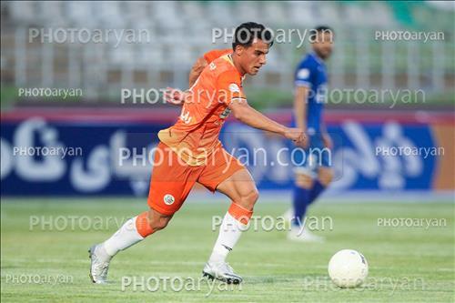 <span style='background: #33747a;box-shadow: 2px 3px 5px black;font-weight: 300;font-size: 10px;border-radius: 2px;margin: 2px;color: #fff;padding: 2px 5px;font - size: 10px;line - height: 22px; '>امیر حسین حسین زاده</span> 