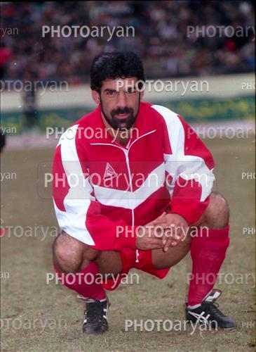 <span style='background: #33747a;box-shadow: 2px 3px 5px black;font-weight: 300;font-size: 10px;border-radius: 2px;margin: 2px;color: #fff;padding: 2px 5px;font - size: 10px;line - height: 22px; '>مرتضی فنونی زاده</span> 