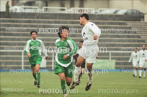 <span style='background: #33747a;font-weight: 300;font-size: 10px;box-shadow: 2px 3px 5px black;border-radius: 2px;margin: 2px;color: #fff;padding: 2px 5px;font - size: 10px;line - height: 22px; '>خداداد عزیزی  Khodadad Azizi</span> 