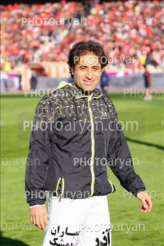 <span style='background: #33747a;box-shadow: 2px 3px 5px black;font-weight: 300;font-size: 10px;border-radius: 2px;margin: 2px;color: #fff;padding: 2px 5px;font - size: 10px;line - height: 22px; '>مهدی رجب زاده</span> 