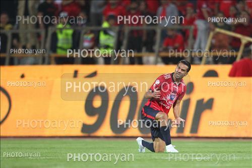 <span style='background: #33747a;box-shadow: 2px 3px 5px black;font-weight: 300;font-size: 10px;border-radius: 2px;margin: 2px;color: #fff;padding: 2px 5px;font - size: 10px;line - height: 22px; '>مسعود شجاعی</span> 