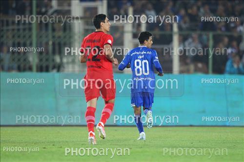 استقلال 0-تراکتور 2    (1403/08/10)