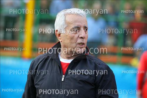 <span style='background: #33747a;box-shadow: 2px 3px 5px black;font-weight: 300;font-size: 10px;border-radius: 2px;margin: 2px;color: #fff;padding: 2px 5px;font - size: 10px;line - height: 22px; '>پرویز میرزا حسن</span> 