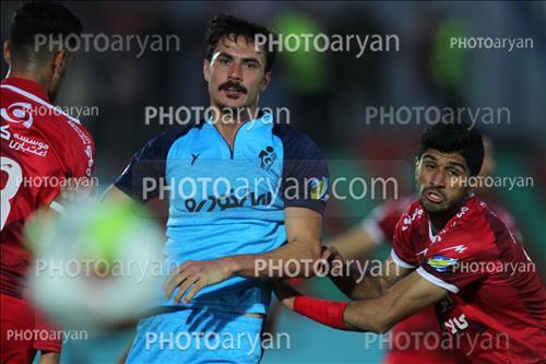 <span style='background: #33747a;box-shadow: 2px 3px 5px black;font-weight: 300;font-size: 10px;border-radius: 2px;margin: 2px;color: #fff;padding: 2px 5px;font - size: 10px;line - height: 22px; '>سید مهران موسوی</span> 