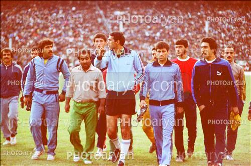 <span style='background: #33747a;font-weight: 300;font-size: 10px;box-shadow: 2px 3px 5px black;border-radius: 2px;margin: 2px;color: #fff;padding: 2px 5px;font - size: 10px;line - height: 22px; '>وحید قلیچ</span> <span style='background: #33747a;font-weight: 300;font-size: 10px;box-shadow: 2px 3px 5px black;border-radius: 2px;margin: 2px;color: #fff;padding: 2px 5px;font - size: 10px;line - height: 22px; '>بهروز سلطانی</span> <span style='background: #33747a;font-weight: 300;font-size: 10px;box-shadow: 2px 3px 5px black;border-radius: 2px;margin: 2px;color: #fff;padding: 2px 5px;font - size: 10px;line - height: 22px; '>دربی</span> 