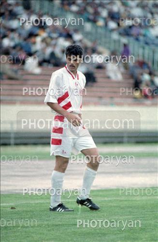 <span style='background: #33747a;box-shadow: 2px 3px 5px black;font-weight: 300;font-size: 10px;border-radius: 2px;margin: 2px;color: #fff;padding: 2px 5px;font - size: 10px;line - height: 22px; '>حسین خطیبی</span> 