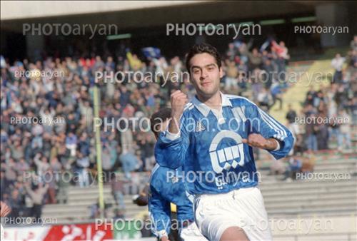 <span style='background: #33747a;box-shadow: 2px 3px 5px black;font-weight: 300;font-size: 10px;border-radius: 2px;margin: 2px;color: #fff;padding: 2px 5px;font - size: 10px;line - height: 22px; '>آتیلا حجازی</span> 