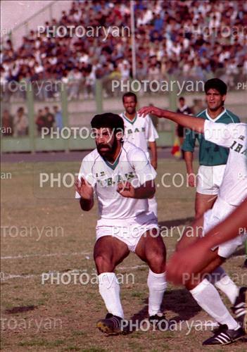 <span style='background: #33747a;box-shadow: 2px 3px 5px black;font-weight: 300;font-size: 10px;border-radius: 2px;margin: 2px;color: #fff;padding: 2px 5px;font - size: 10px;line - height: 22px; '>مرتضی فنونی زاده</span> 