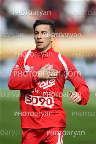 <span style='background: #33747a;font-weight: 300;font-size: 10px;box-shadow: 2px 3px 5px black;border-radius: 2px;margin: 2px;color: #fff;padding: 2px 5px;font - size: 10px;line - height: 22px; '>فرشاد احمدزاده</span> 