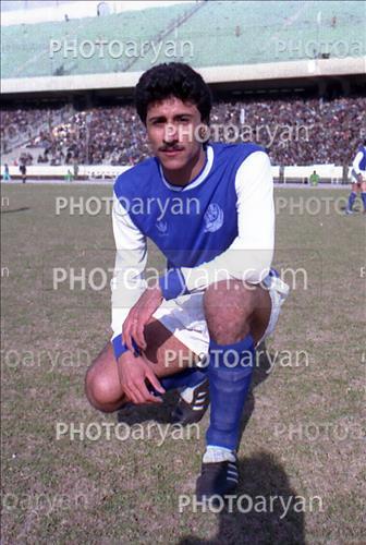 <span style='background: #33747a;box-shadow: 2px 3px 5px black;font-weight: 300;font-size: 10px;border-radius: 2px;margin: 2px;color: #fff;padding: 2px 5px;font - size: 10px;line - height: 22px; '>عبدالصمد مرفاوی</span> 