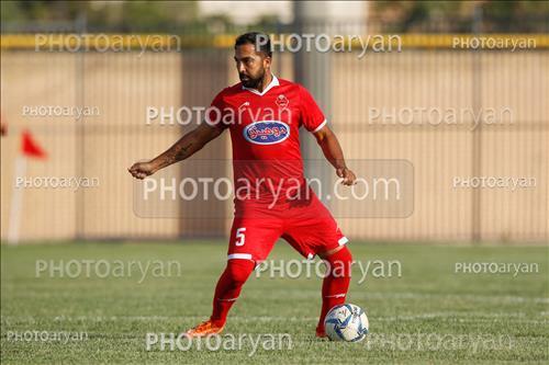 <span style='background: #33747a;font-weight: 300;font-size: 10px;box-shadow: 2px 3px 5px black;border-radius: 2px;margin: 2px;color: #fff;padding: 2px 5px;font - size: 10px;line - height: 22px; '>رامین عباسی</span> 