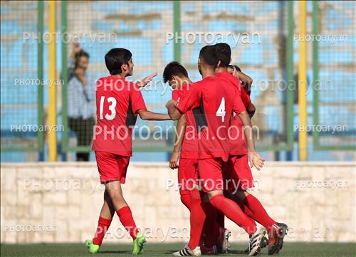 <span style='background: #33747a;font-weight: 300;font-size: 10px;box-shadow: 2px 3px 5px black;border-radius: 2px;margin: 2px;color: #fff;padding: 2px 5px;font - size: 10px;line - height: 22px; '>یاشار طاحونی</span> 