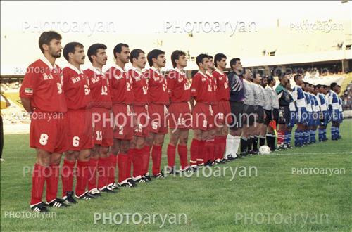 <span style='background: #33747a;font-weight: 300;font-size: 10px;box-shadow: 2px 3px 5px black;border-radius: 2px;margin: 2px;color: #fff;padding: 2px 5px;font - size: 10px;line - height: 22px; '>احمدرضا عابدزاده Ahmad Reza Abedzadeh</span> 