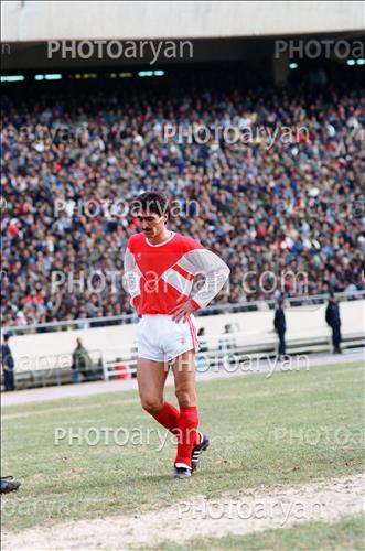 <span style='background: #33747a;font-weight: 300;font-size: 10px;box-shadow: 2px 3px 5px black;border-radius: 2px;margin: 2px;color: #fff;padding: 2px 5px;font - size: 10px;line - height: 22px; '>ناصر محمدخانی</span> 