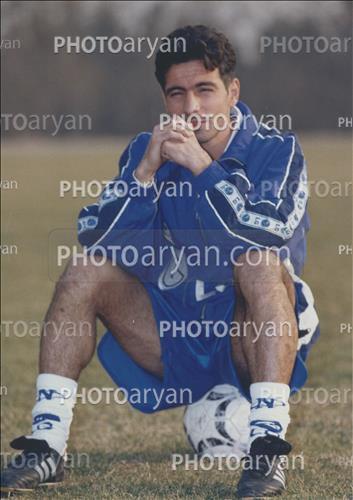 <span style='background: #33747a;box-shadow: 2px 3px 5px black;font-weight: 300;font-size: 10px;border-radius: 2px;margin: 2px;color: #fff;padding: 2px 5px;font - size: 10px;line - height: 22px; '>علیرضا اکبر پور</span> 