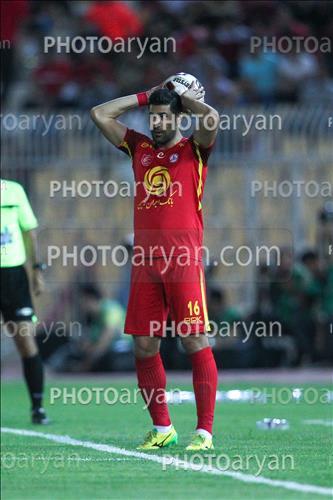 <span style='background: #33747a;font-weight: 300;font-size: 10px;box-shadow: 2px 3px 5px black;border-radius: 2px;margin: 2px;color: #fff;padding: 2px 5px;font - size: 10px;line - height: 22px; '>هاشم بیک زاده</span> 