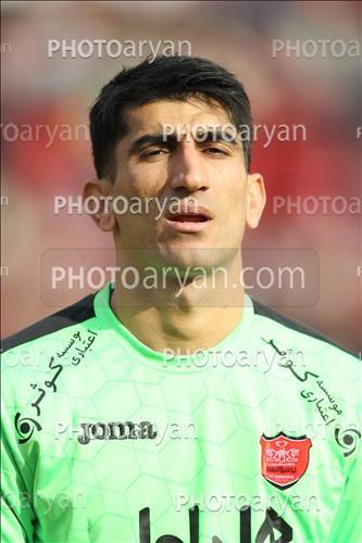 <span style='background: #33747a;font-weight: 300;font-size: 10px;box-shadow: 2px 3px 5px black;border-radius: 2px;margin: 2px;color: #fff;padding: 2px 5px;font - size: 10px;line - height: 22px; '>علیرضا بیرانوند</span> 