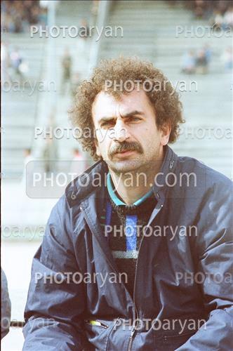 <span style='background: #33747a;box-shadow: 2px 3px 5px black;font-weight: 300;font-size: 10px;border-radius: 2px;margin: 2px;color: #fff;padding: 2px 5px;font - size: 10px;line - height: 22px; '>غفور جهانی</span> 